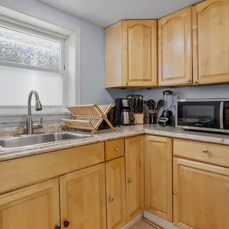 9 Bedroom, 14 Beds House Great For Big Groups Near Boardwalk, Tropicana-3
